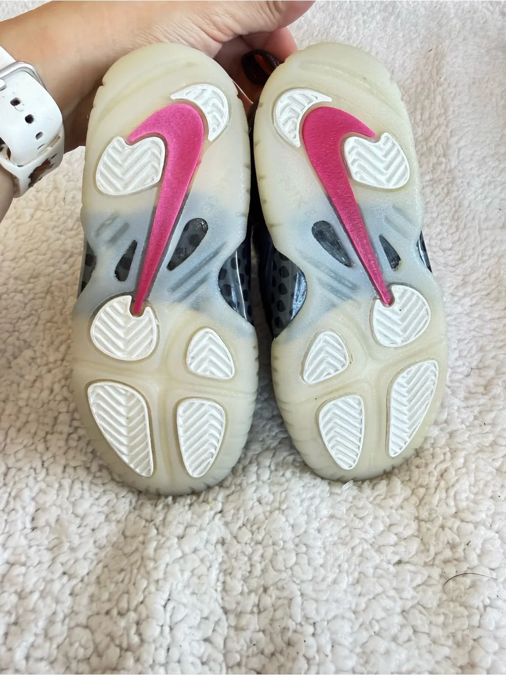 “SIZE 8” TODDLER UNISEX NIKE LITTLE POSITE ONE IRIDESCENT’